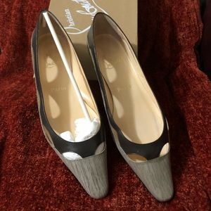 CHRISTIAN LOUBOUTIN Taupe Griffee/Kid Flats 🥿